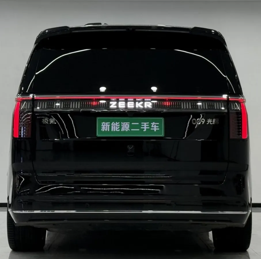 ZEEKR 009 AWD 2024