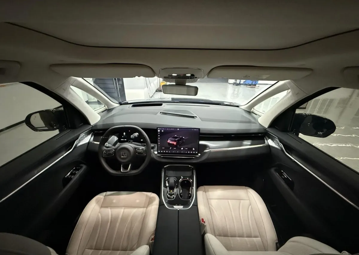 ZEEKR 009 AWD 2024