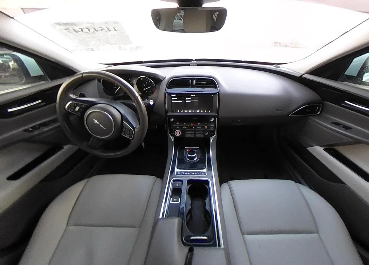 JAGUAR XE 25T 2 2019