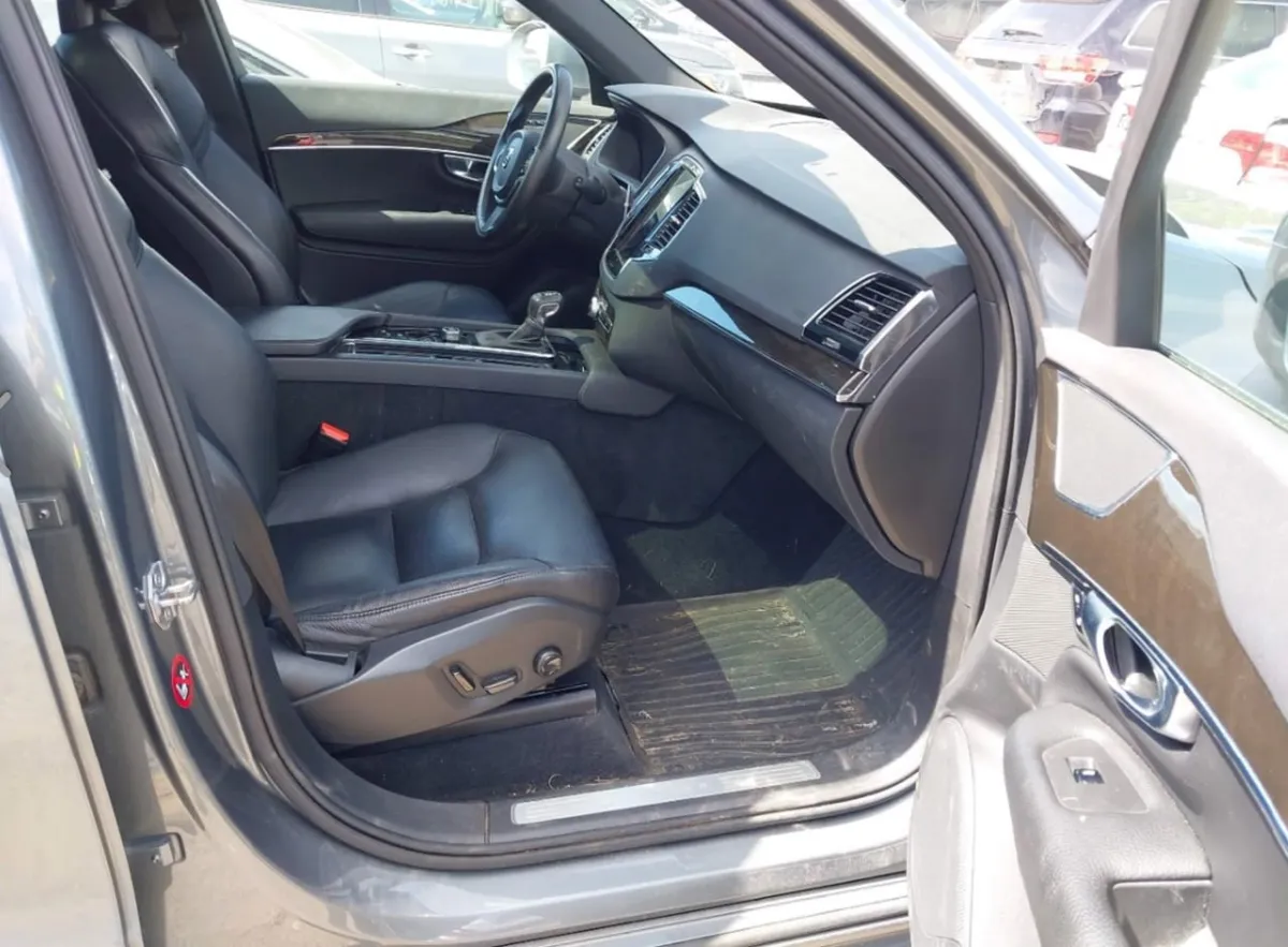 VOLVO XC90 T6 MOMENTUM 2018