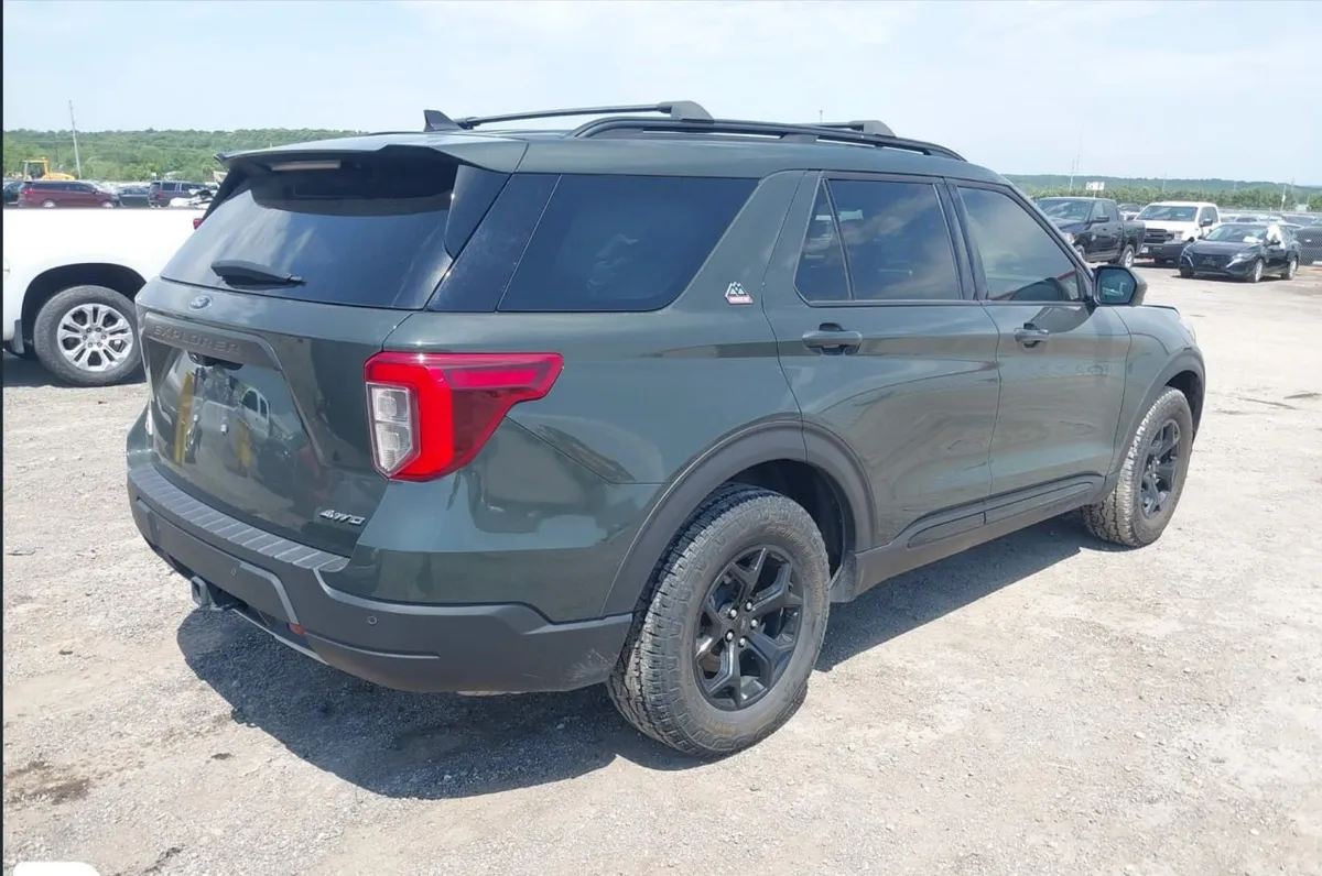 FORD EXPLORER TIMBERLINE 2023