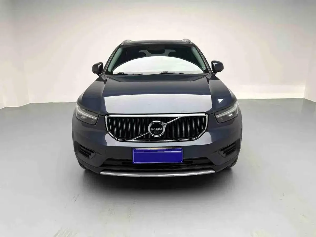 VOLVO XC40 LUXURY 2021