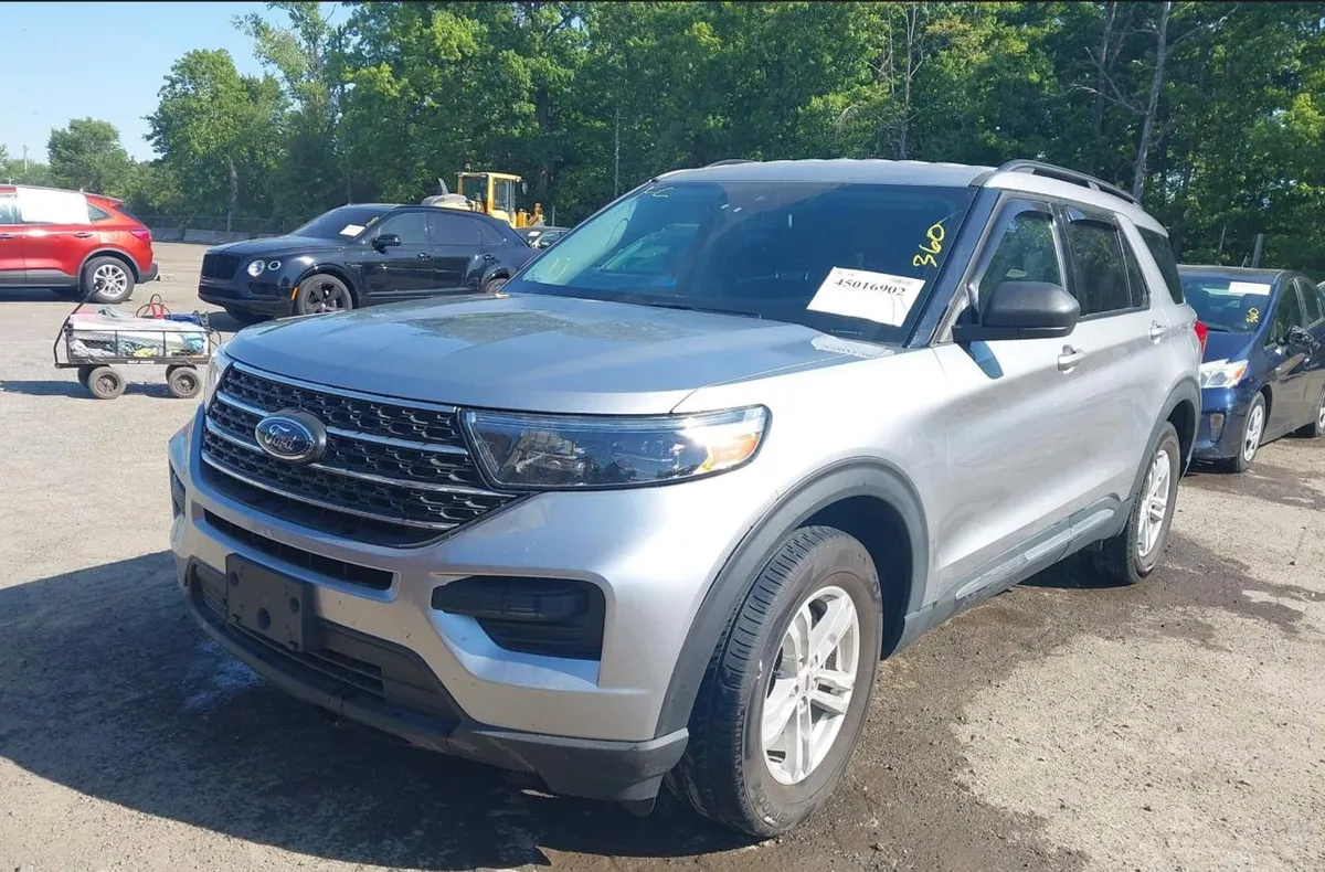 FORD EXPLORER XLT 2022