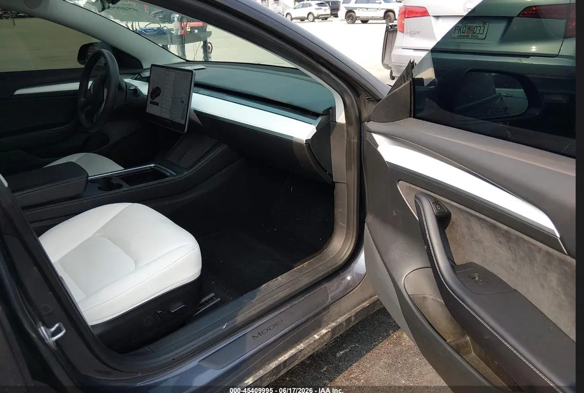 TESLA MODEL 3 REAR-WHEEL 2022