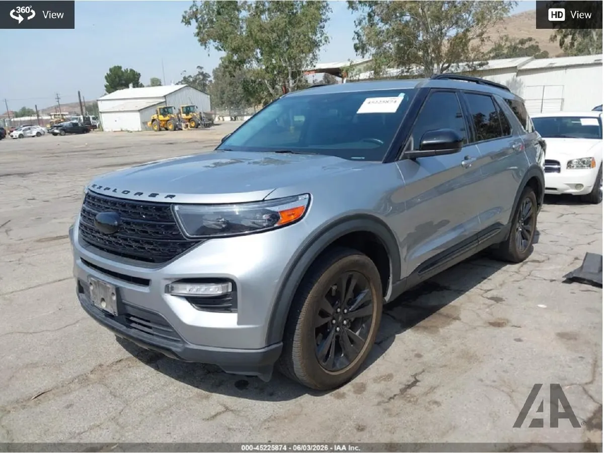 FORD EXPLORER XLT 2023