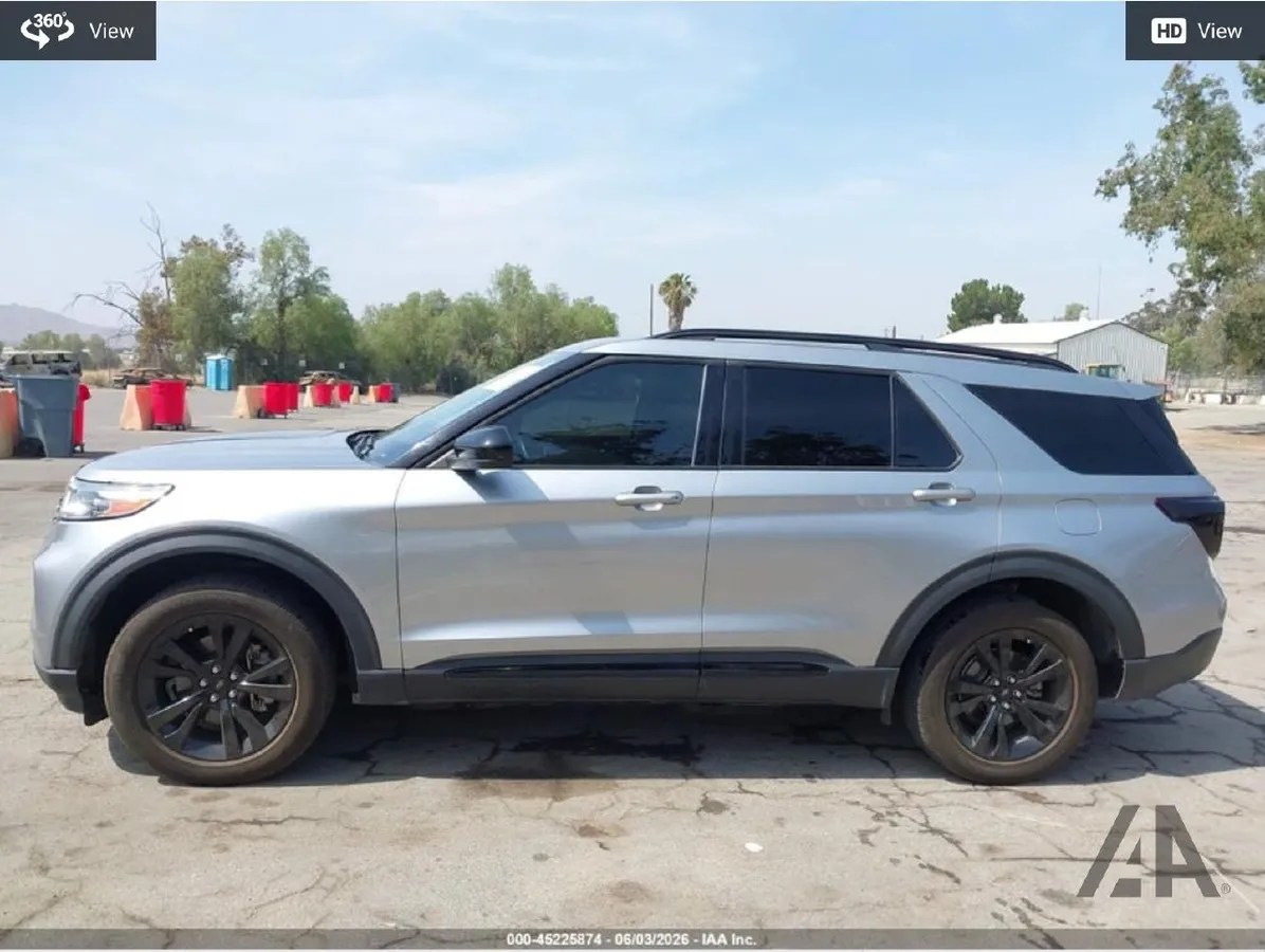 FORD EXPLORER XLT 2023