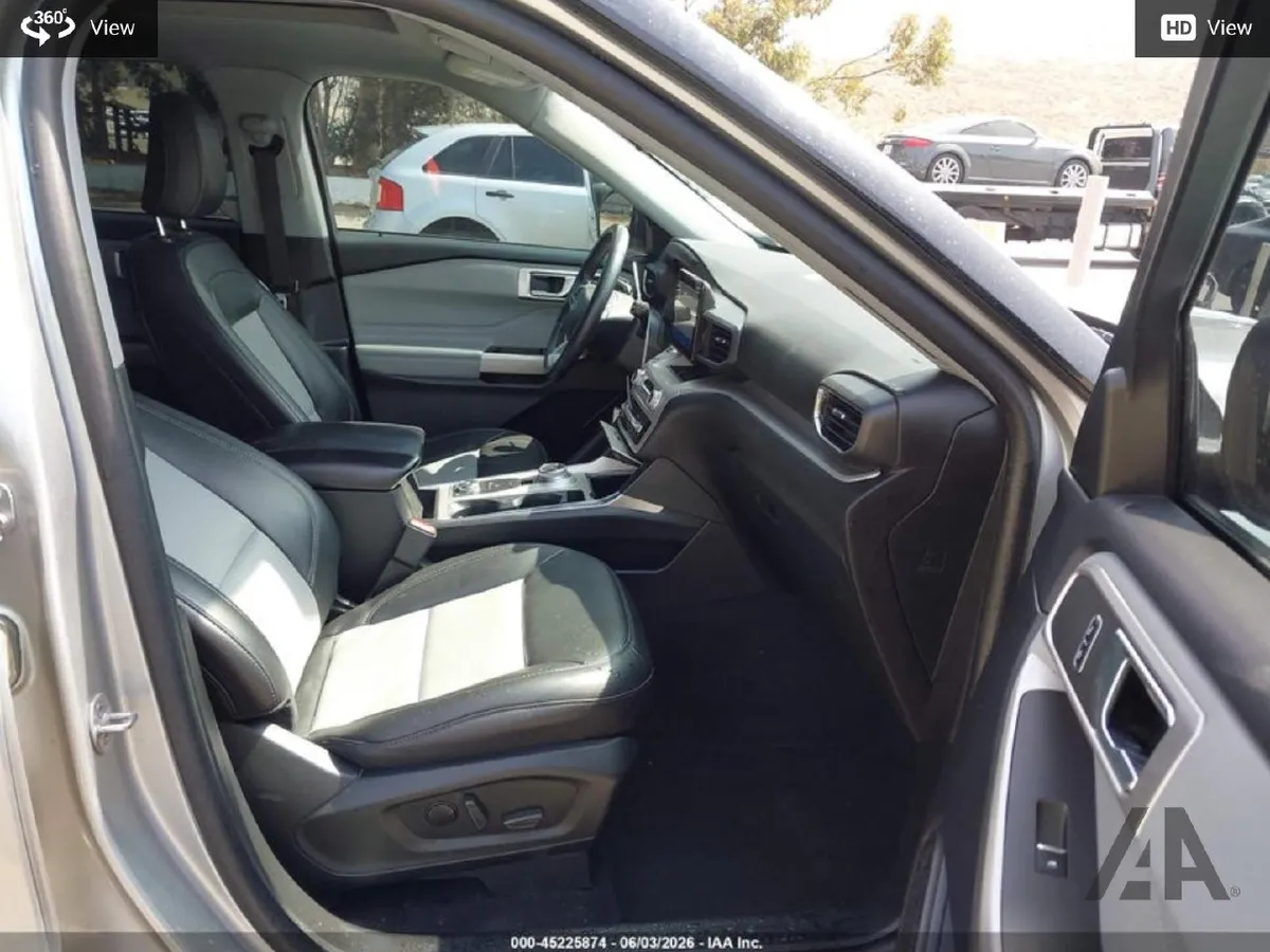 FORD EXPLORER XLT 2023