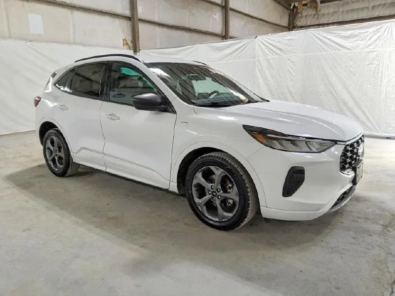 FORD ESCAPE 2023
