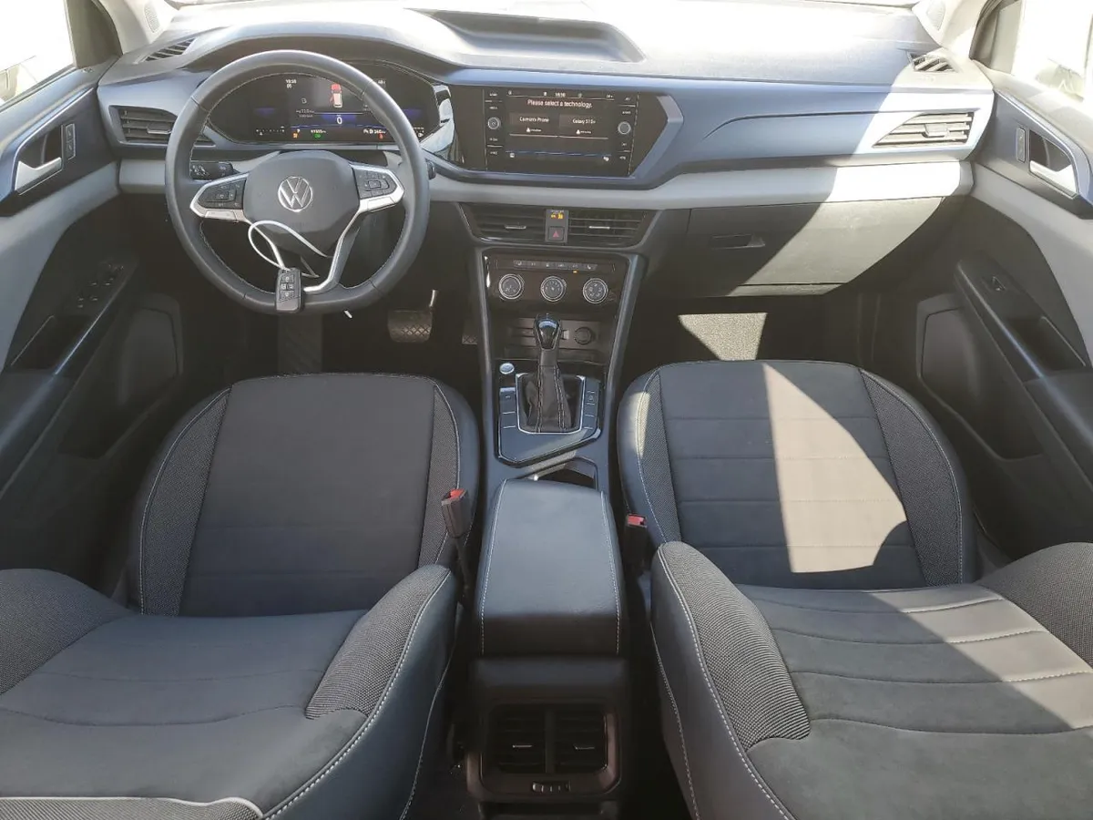 VOLKSWAGEN TAOS SE 2023