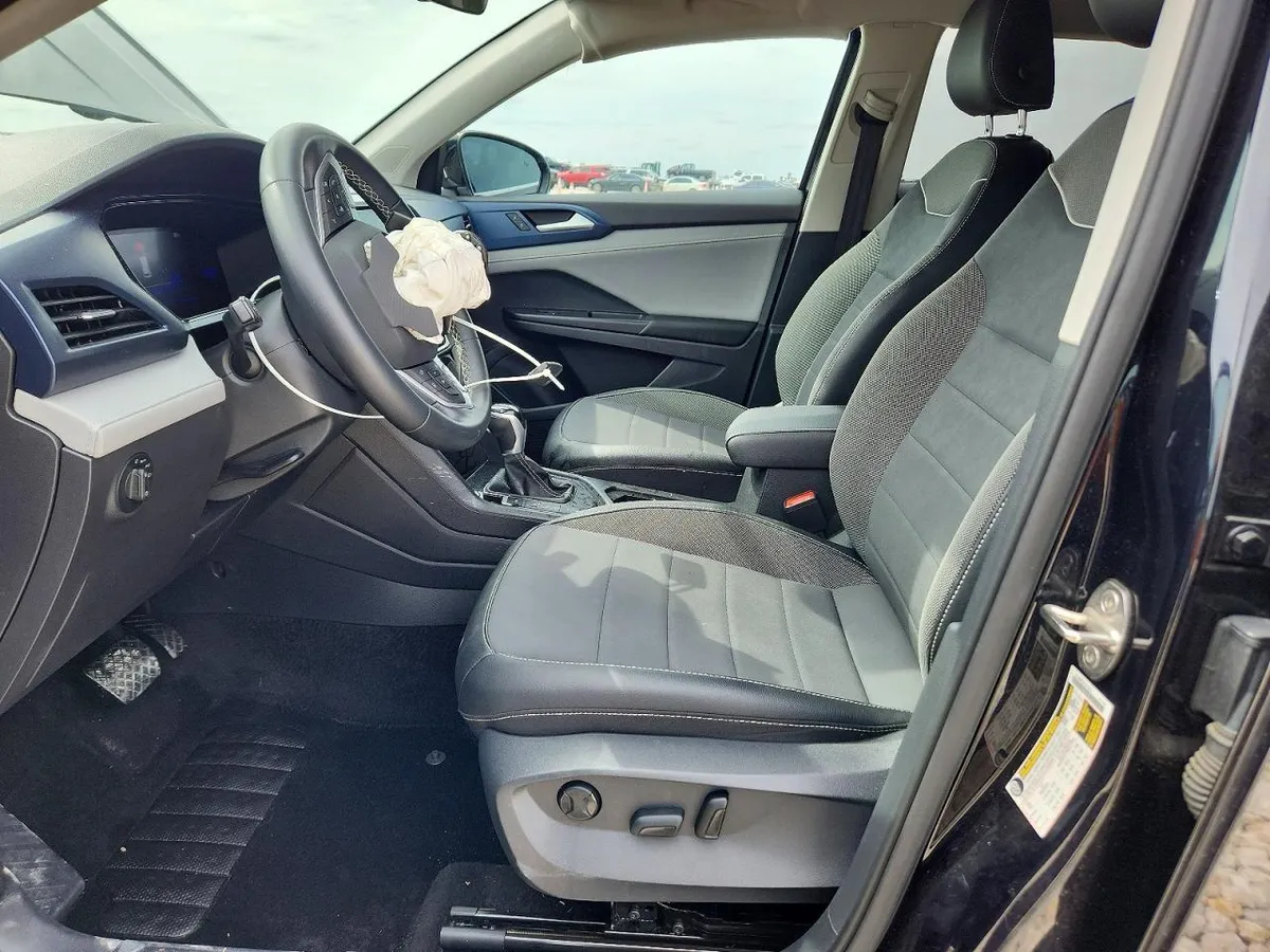VOLKSWAGEN TAOS SE 2023