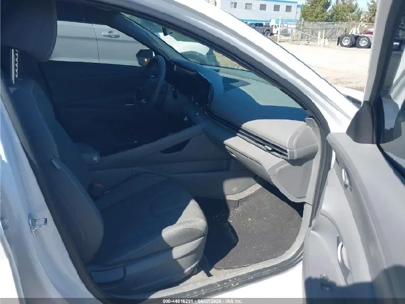HYUNDAI ELANTRA SEL 2024