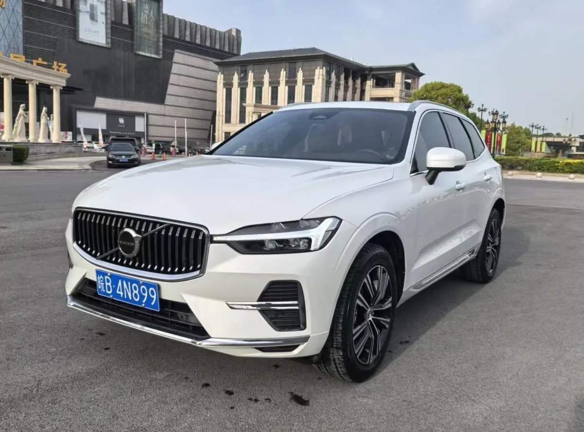 VOLVO XC60 LUXURY 2022