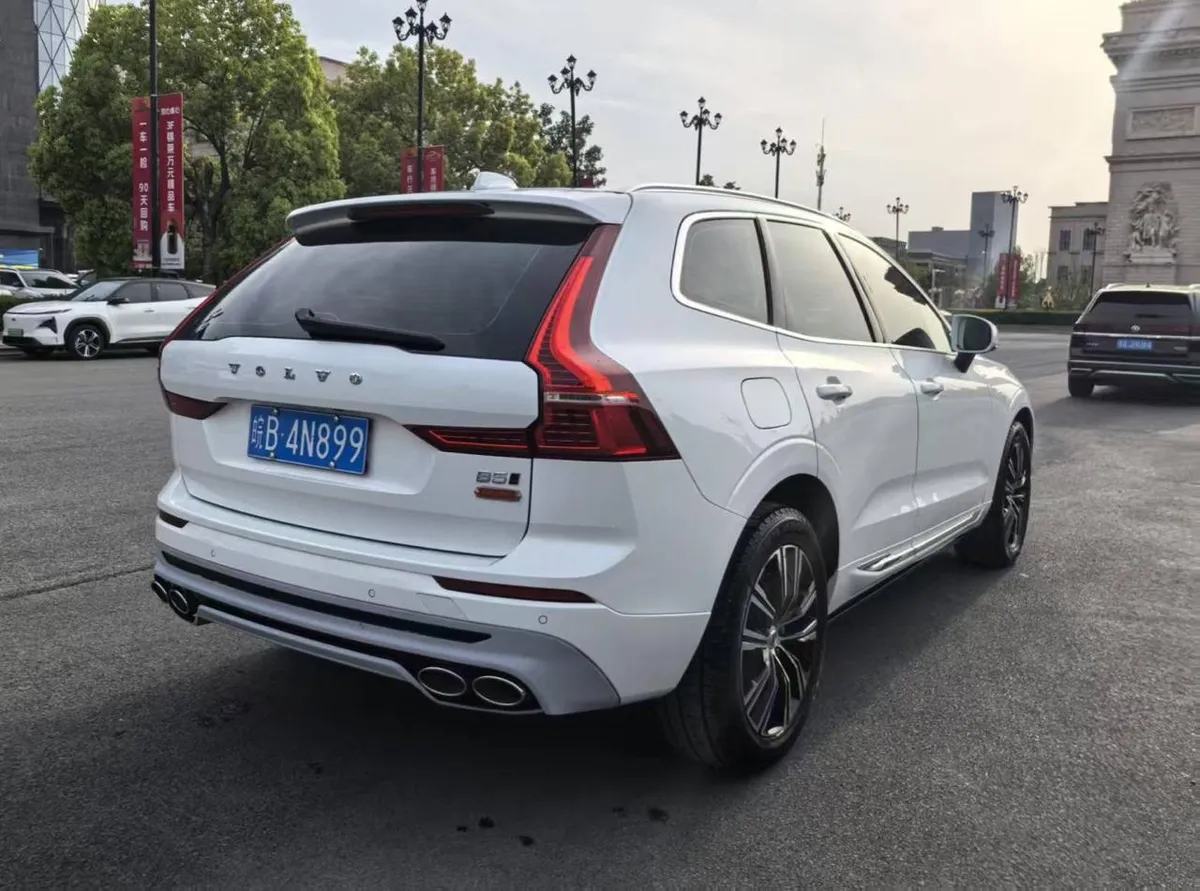 VOLVO XC60 LUXURY 2022