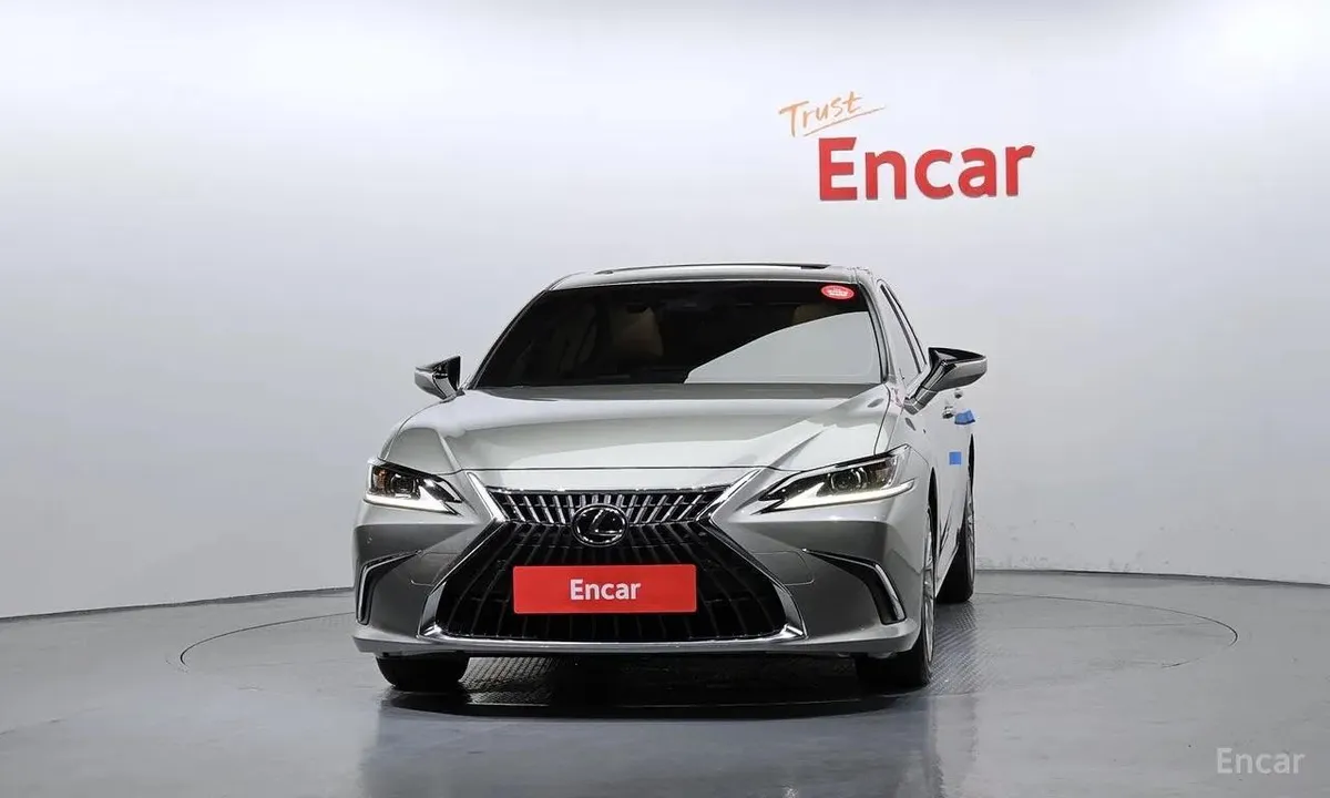 LEXUS ES300H LUXURY 2023
