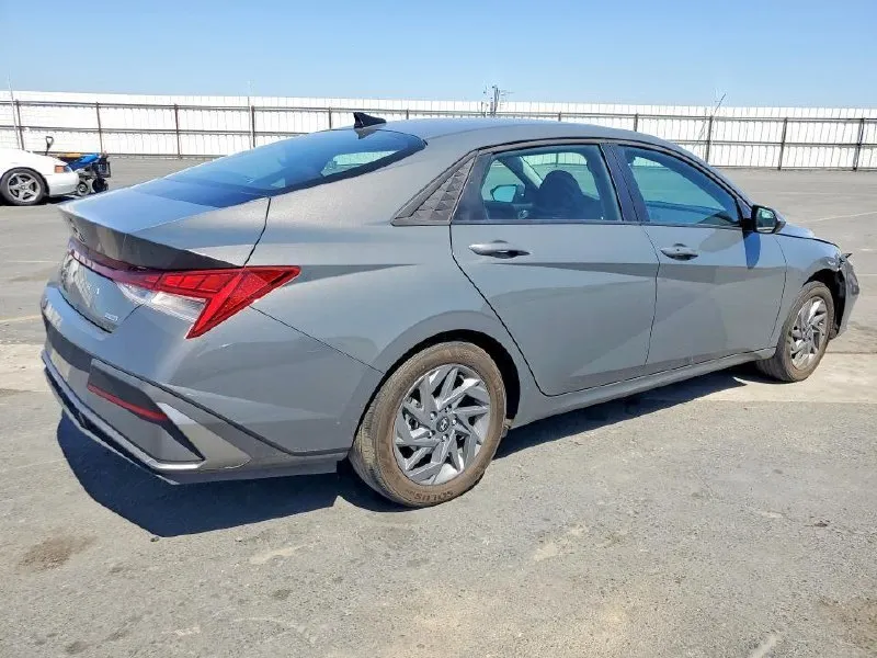 HYUNDAI ELANTRA BLUE 2025