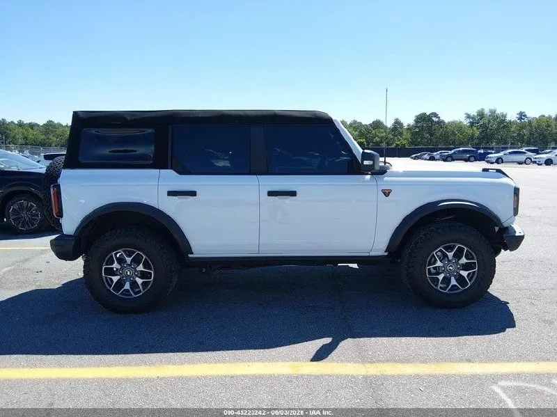 FORD BRONCO BADLANDS 2023