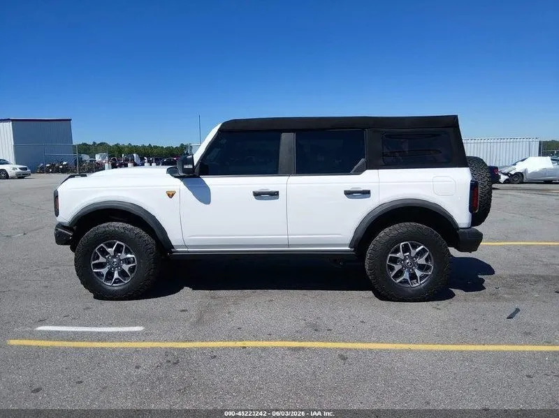 FORD BRONCO BADLANDS 2023