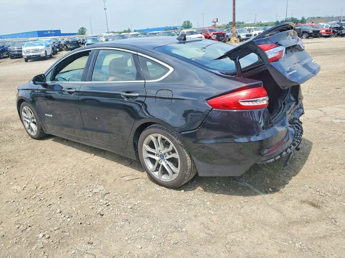 FORD FUSION 2019