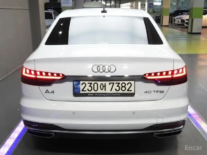 AUDI A4 2023