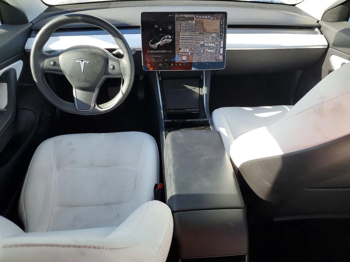 TESLA MODEL 3 23 2020