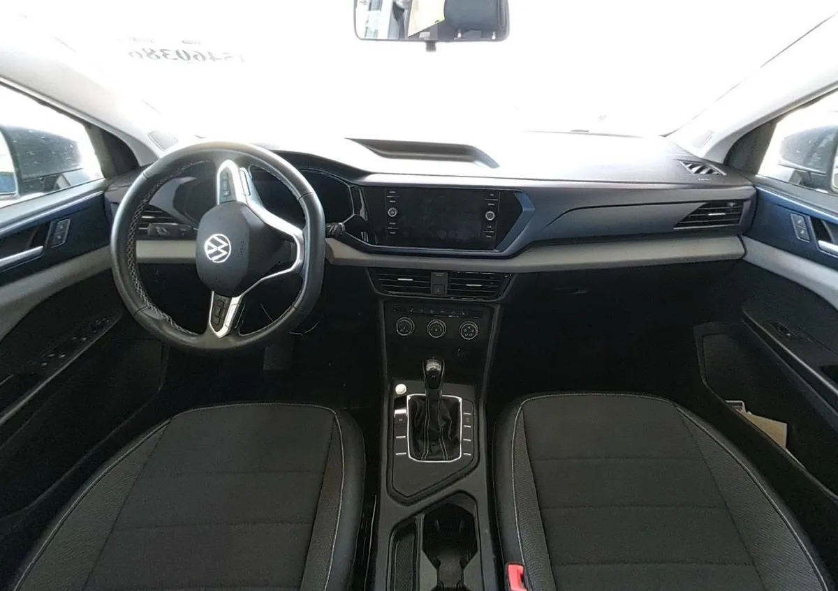 VOLKSWAGEN TAOS SE 2022