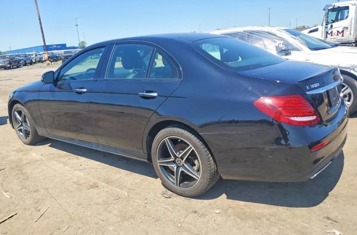 MERCEDES-BENZ E300 2018