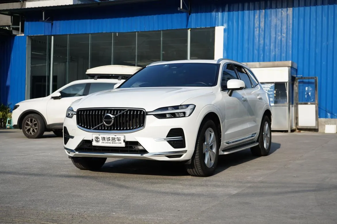 VOLVO XC60 LUXURY 2022