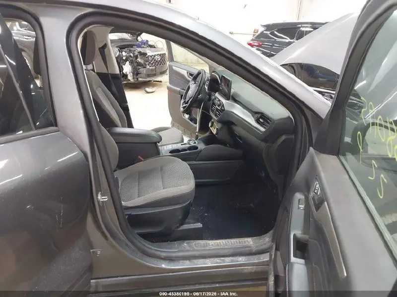 FORD ESCAPE SE 2022