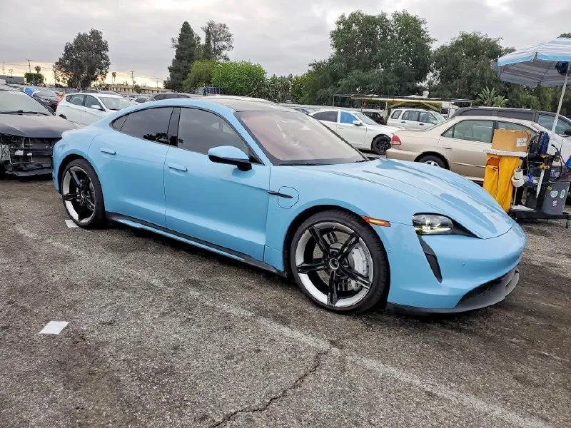 PORSCHE TAYCAN 4S 2024