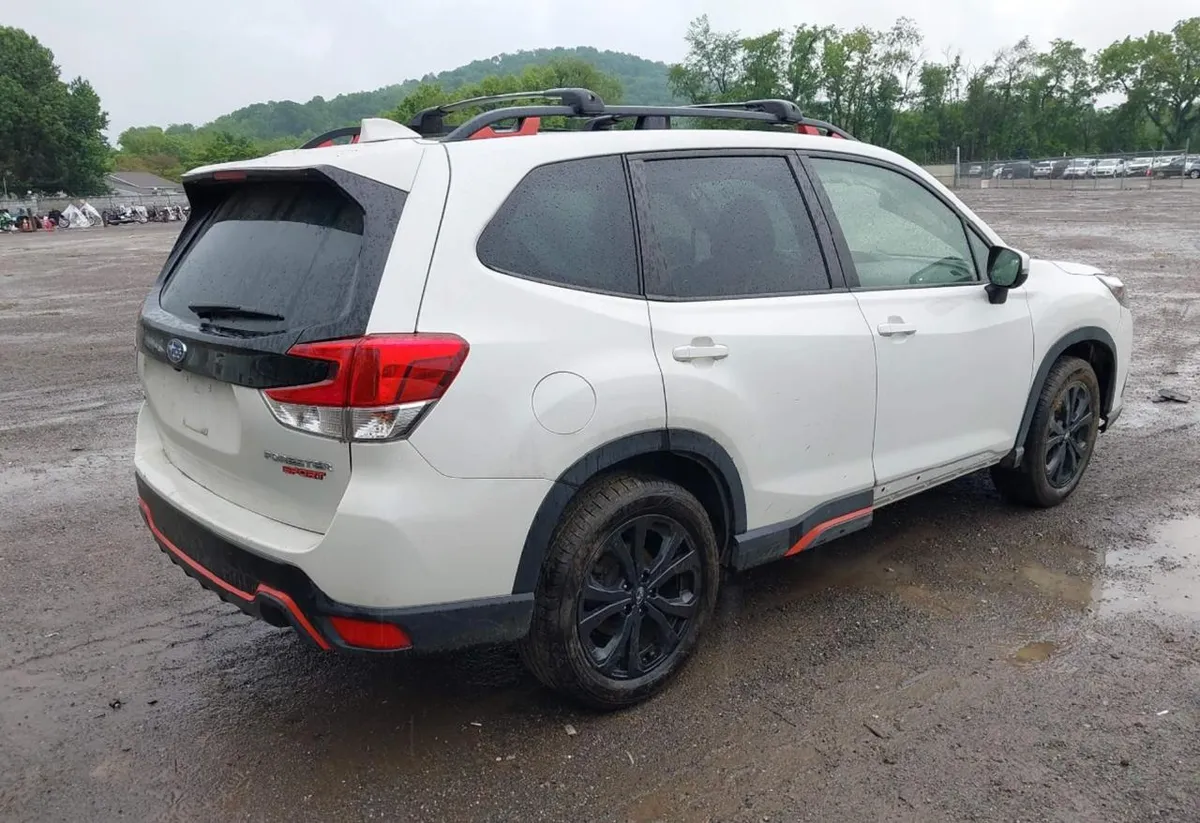 SUBARU FORESTER 5 2023