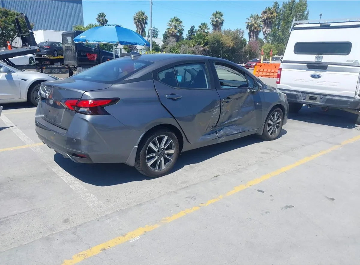 NISSAN VERSA 2025