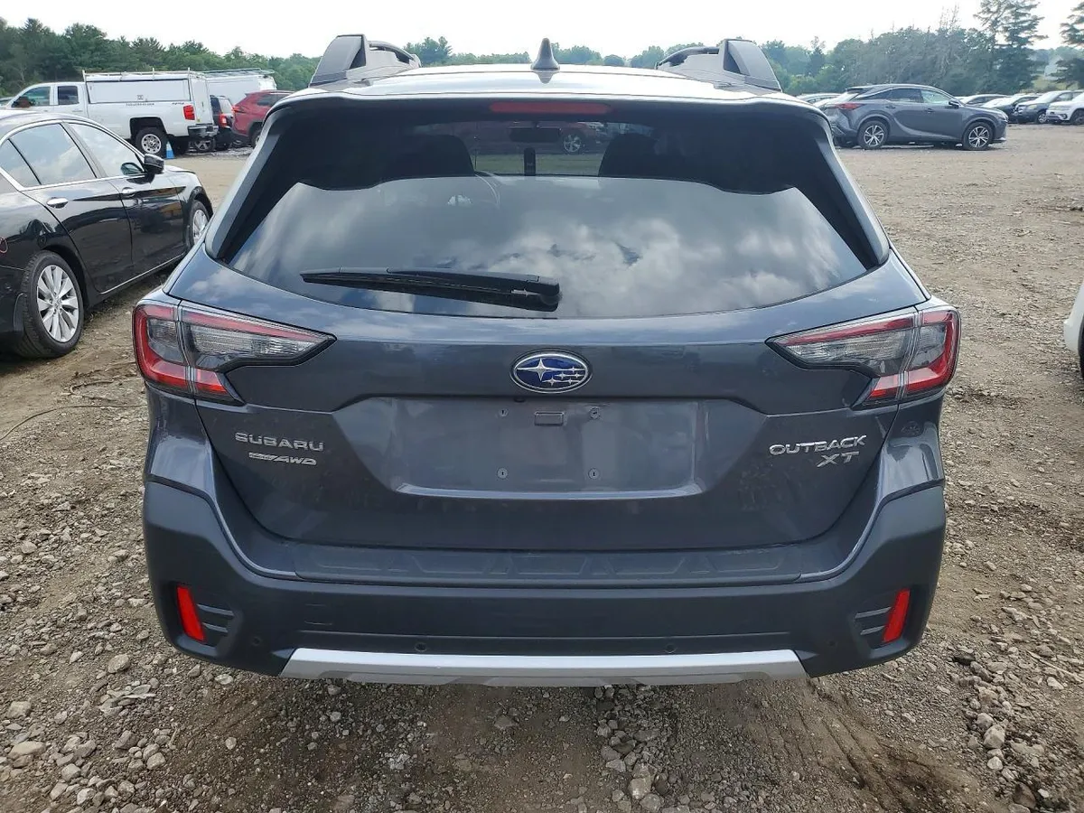 SUBARU OUTBACK LIMITED 2022