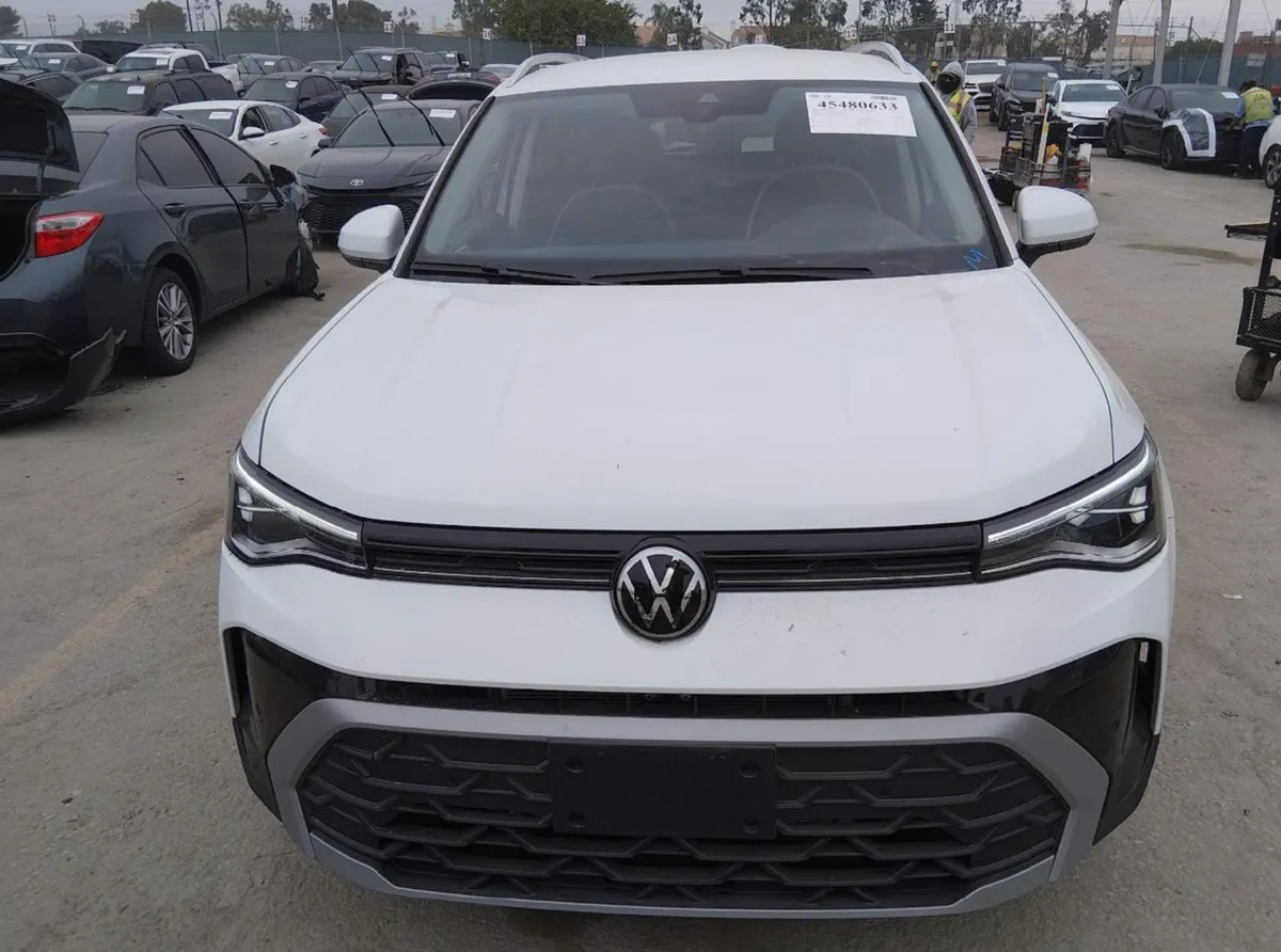 VOLKSWAGEN TAOS SE 2025