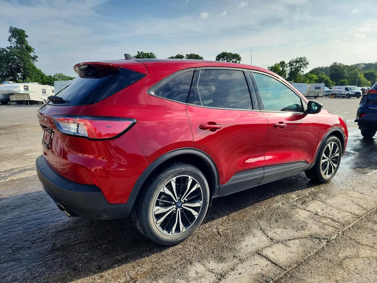 FORD ESCAPE SE 2022