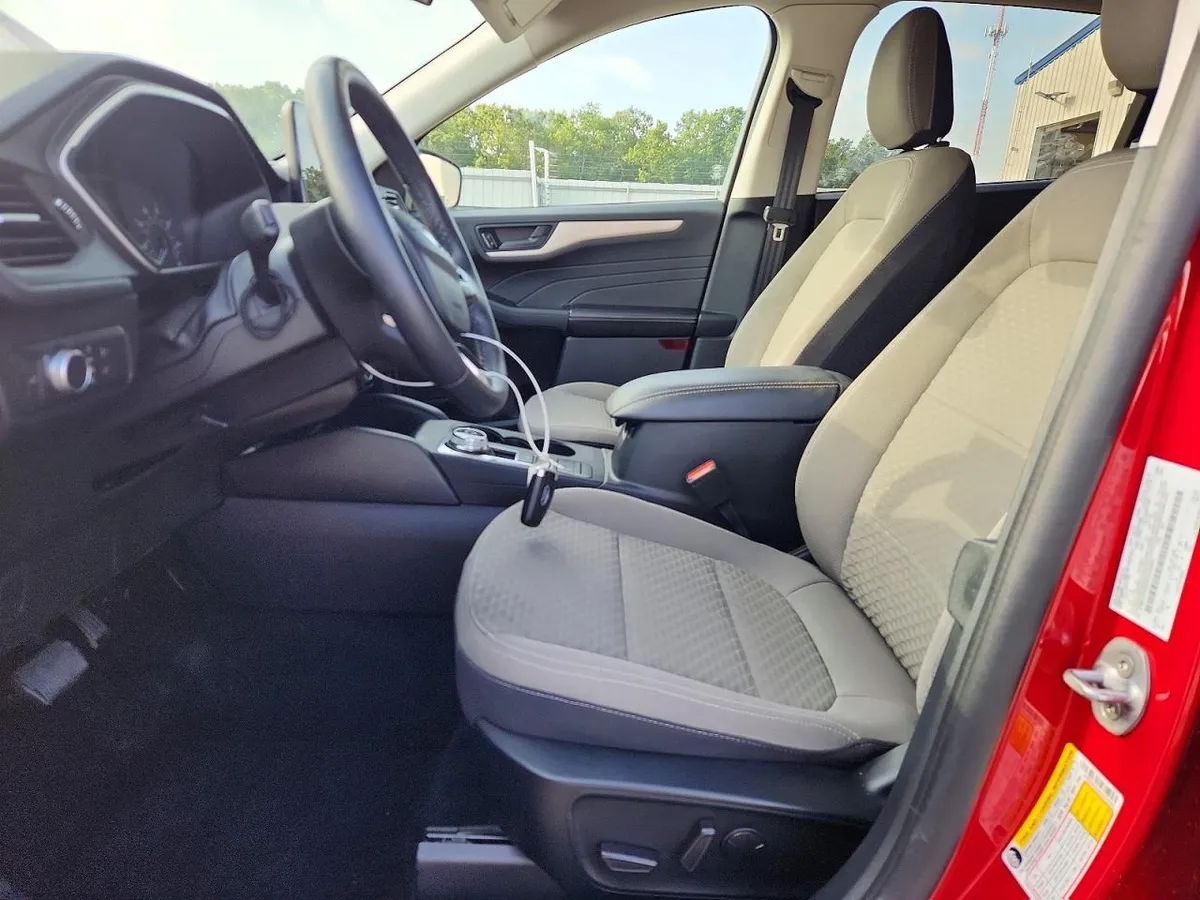 FORD ESCAPE SE 2022