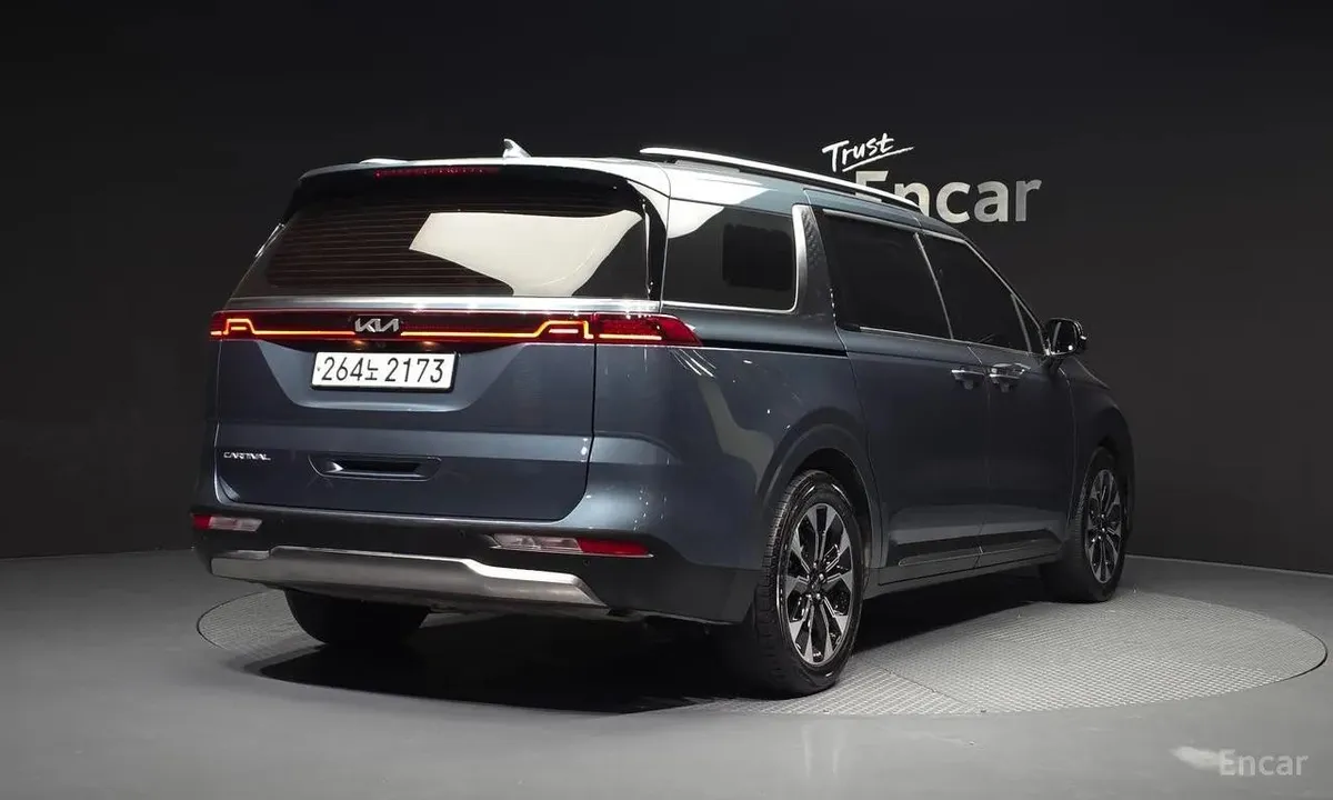 KIA CARNIVAL SIGNATURE 2022