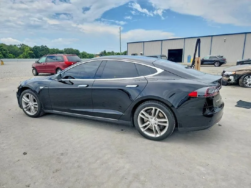 TESLA MODEL S 2016