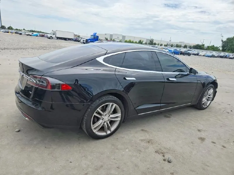TESLA MODEL S 2016