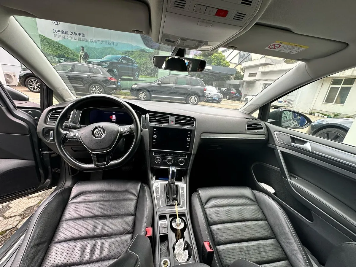 VOLKSWAGEN E-GOLF ELECTRIC VEHICLE 2019