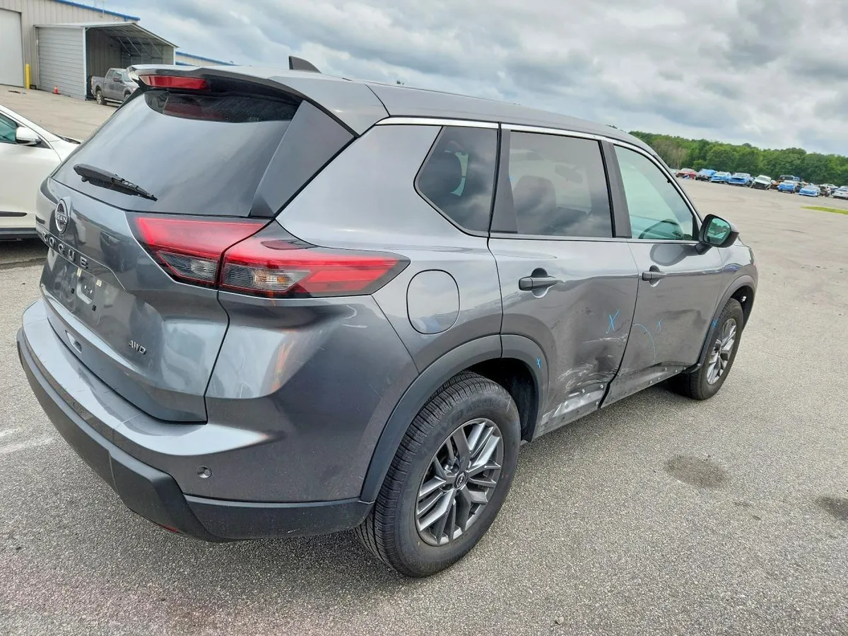 NISSAN ROGUE 2024