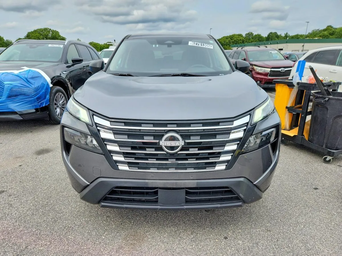 NISSAN ROGUE 2024