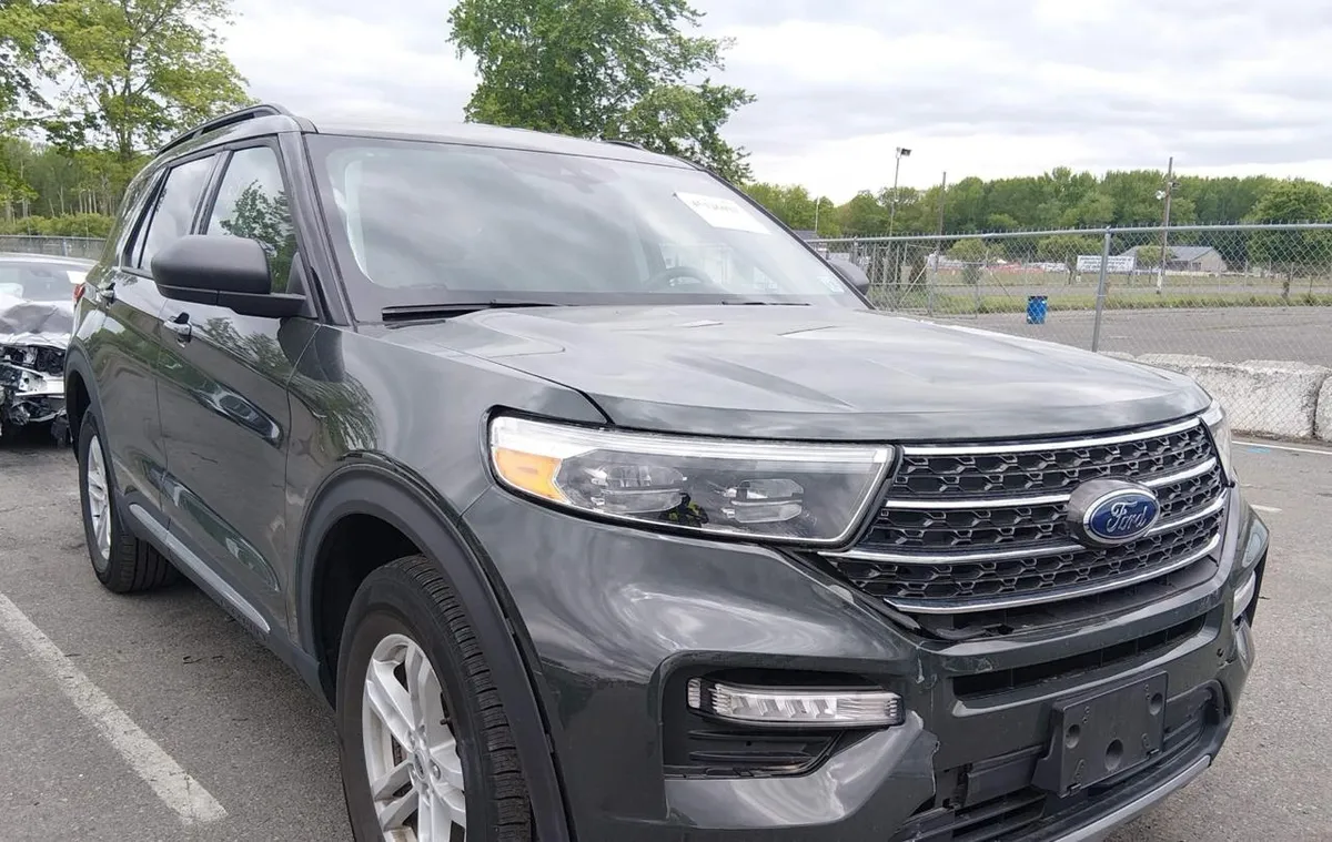 FORD EXPLORER XLT 2024