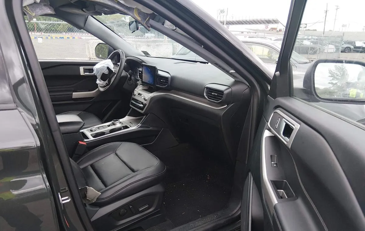 FORD EXPLORER XLT 2024