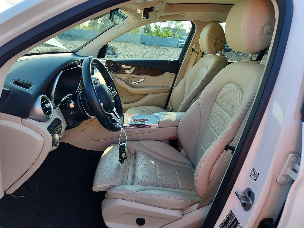MERCEDES-BENZ GLC 300 2022