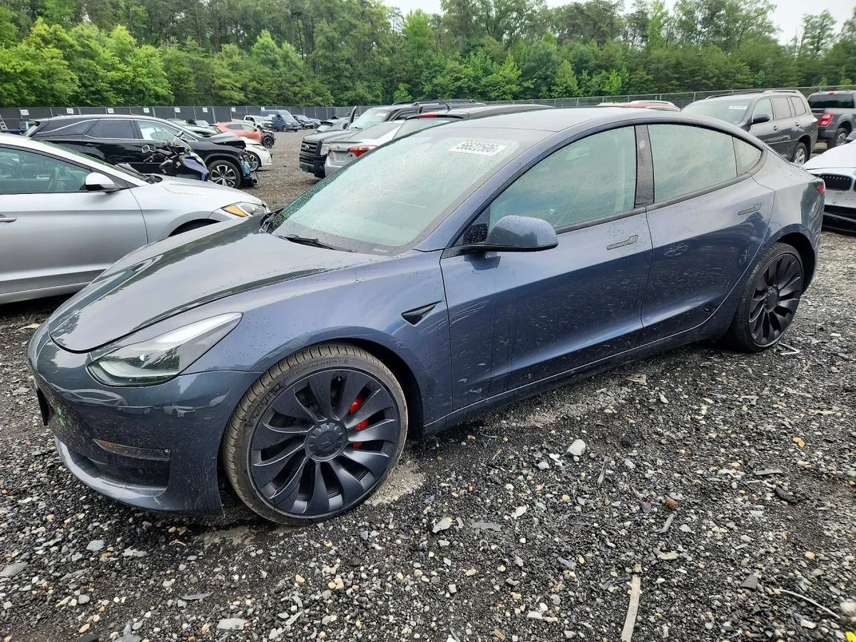 TESLA MODEL 3 2023