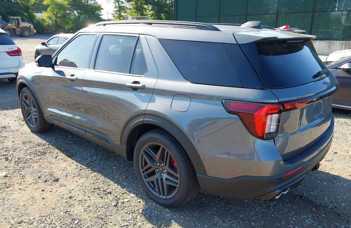 FORD EXPLORER 2026