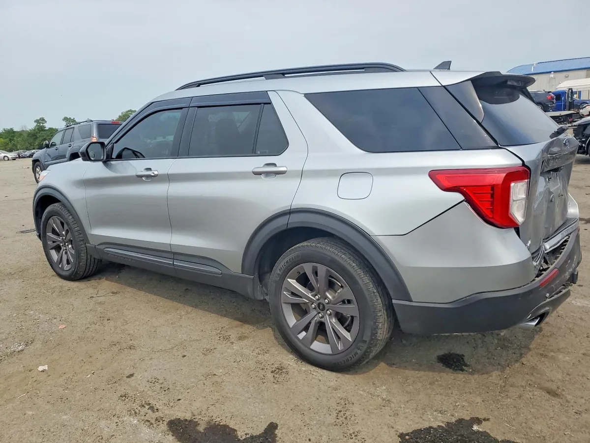 FORD EXPLORER XLT 2022