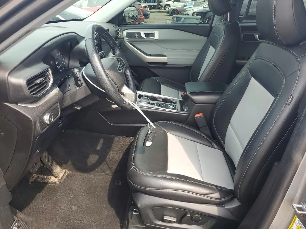 FORD EXPLORER XLT 2022