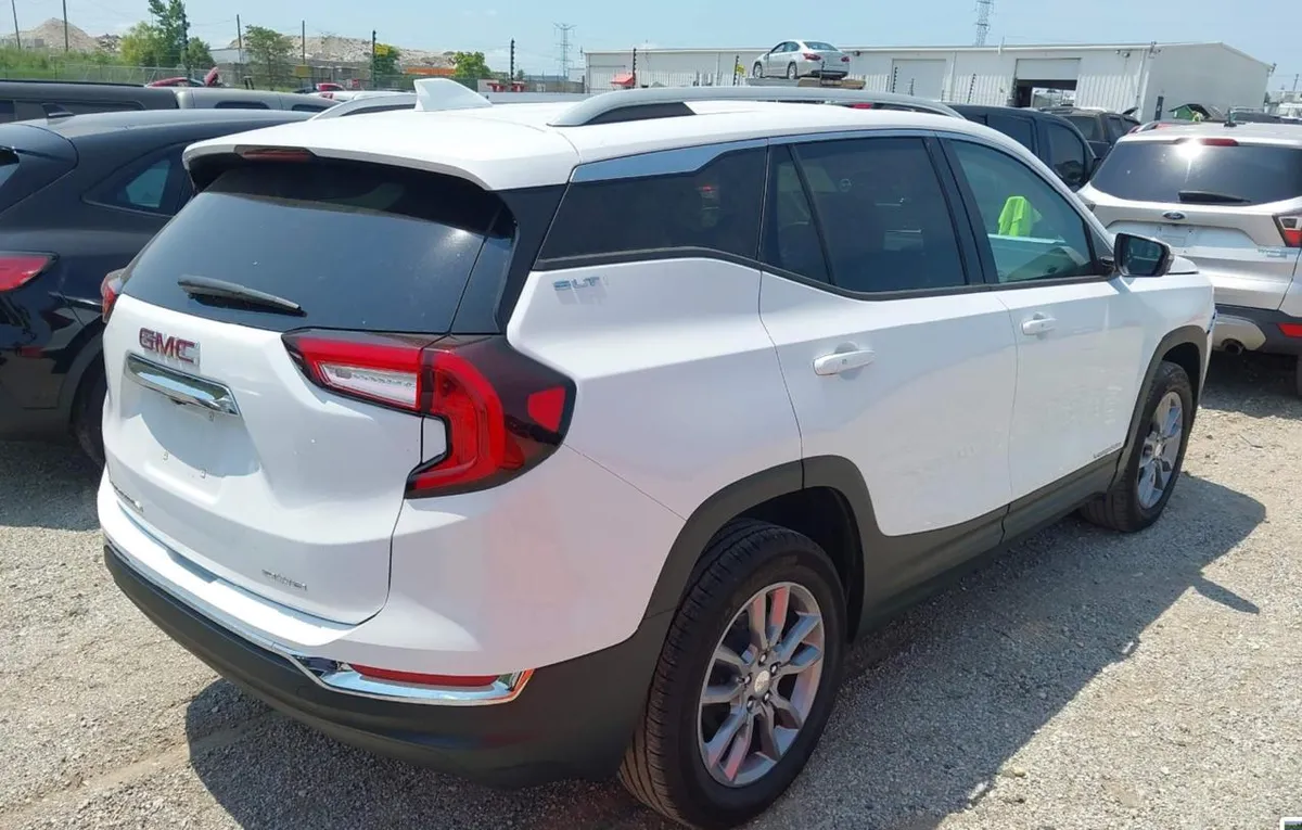 GMC TERRAIN SLT 2024