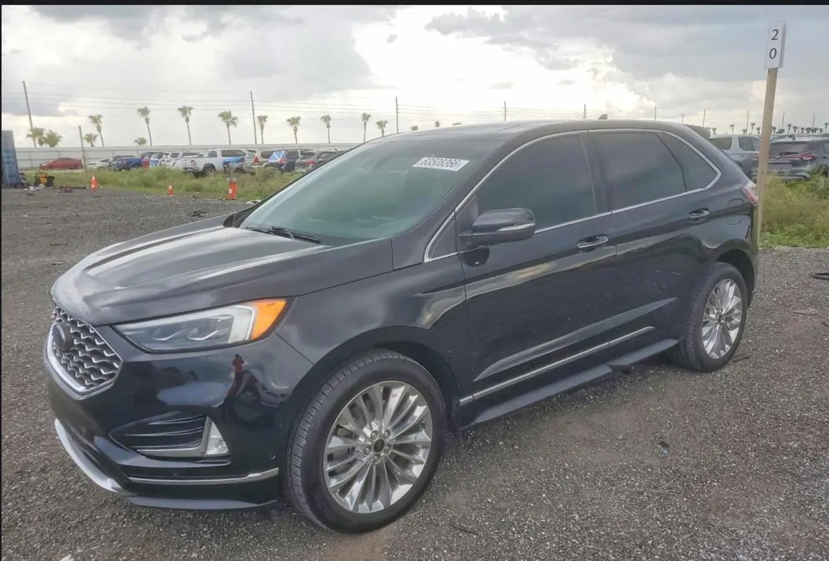 FORD EDGE TITANIUM 2022